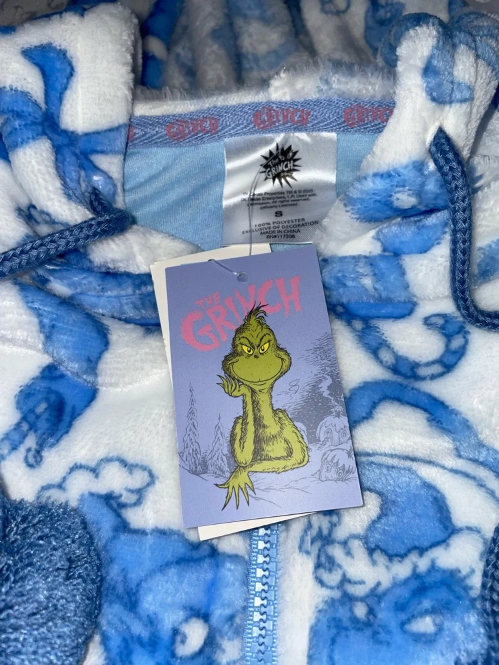NWT The Grinch Women’s Blue & White Fleece Hooded Jacket.  Size Small. - Picture 4 of 5